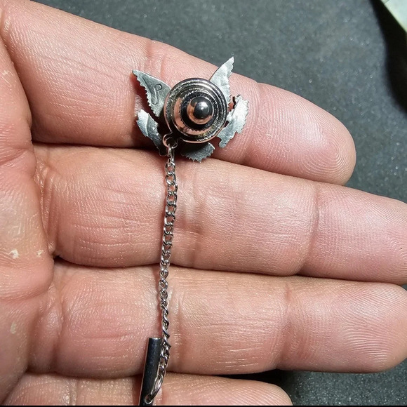 Coat Of Arms Silver Tone Tie Tack Lapel Pin - Picture 4 of 6